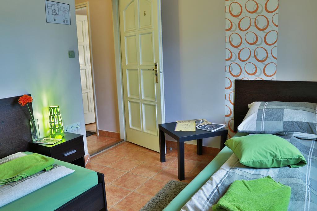 Aranyhid Vendeghaz Hotell Makó Rom bilde
