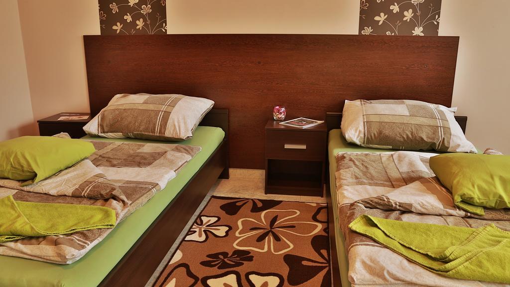 Aranyhid Vendeghaz Hotell Makó Rom bilde