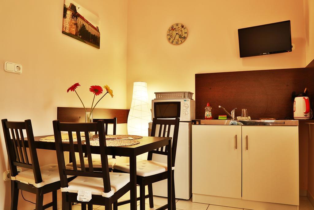 Aranyhid Vendeghaz Hotell Makó Rom bilde